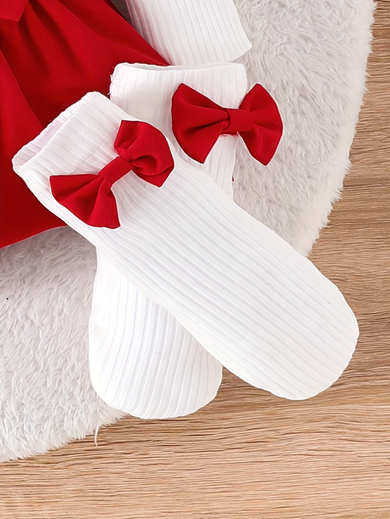 4pcs Baby Girl Adorable Strawberry Embroidered Big Bow Faux Two-Piece Bubble Sleeve Romper Set with Headband And Socks, Perfect for Outdoor