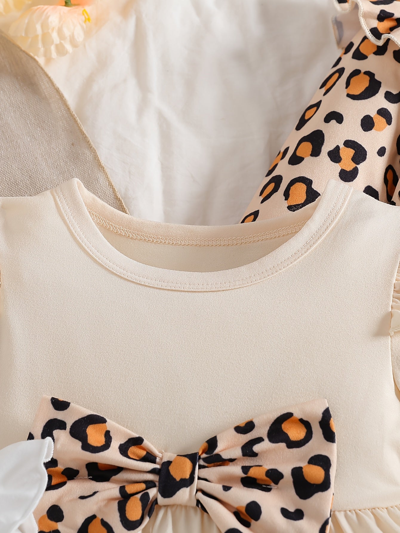 Baby Products, Newborn Baby Girl Clothing, Girl's Clothing, Baby Girl Autumn And Winter Flying Sleeves, Leopard Print Bow, Round Neck+same Series Long Single Pants 3pcs Combination Set, Children's Halloween , Halloween , Perf