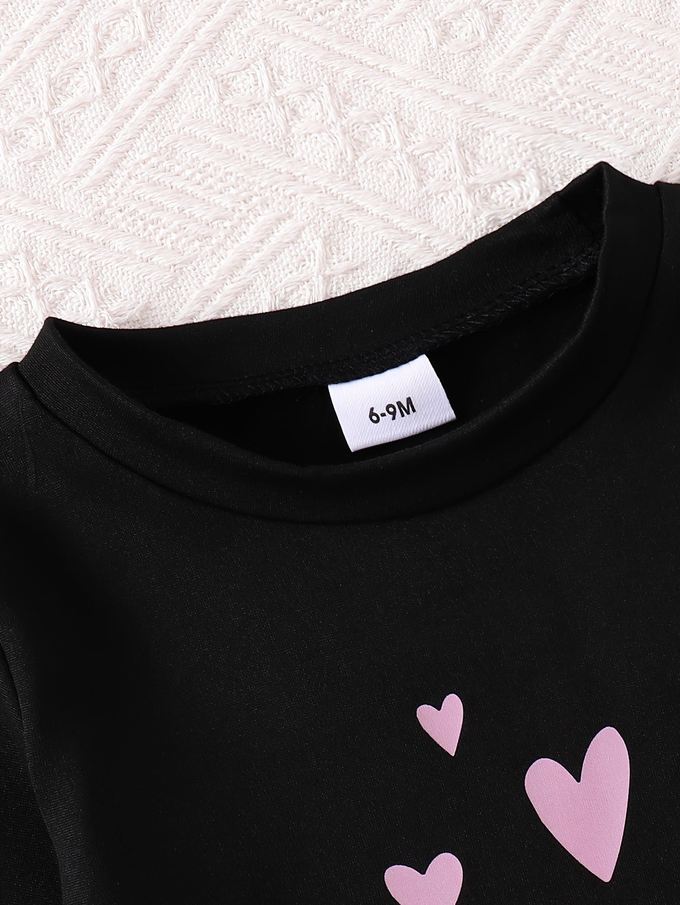 Randomly Send 2pcs of Baby Girl Clothing: a Long-Sleeve T-Shirt with a Heart Print And Randomly Cut Heart Print Pants for an Outdoor Set, for Outdoor