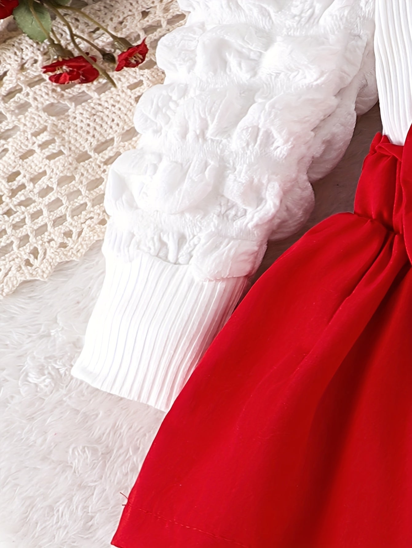 4pcs Baby Girl Adorable Strawberry Embroidered Big Bow Faux Two-Piece Bubble Sleeve Romper Set with Headband And Socks, Perfect for Outdoor