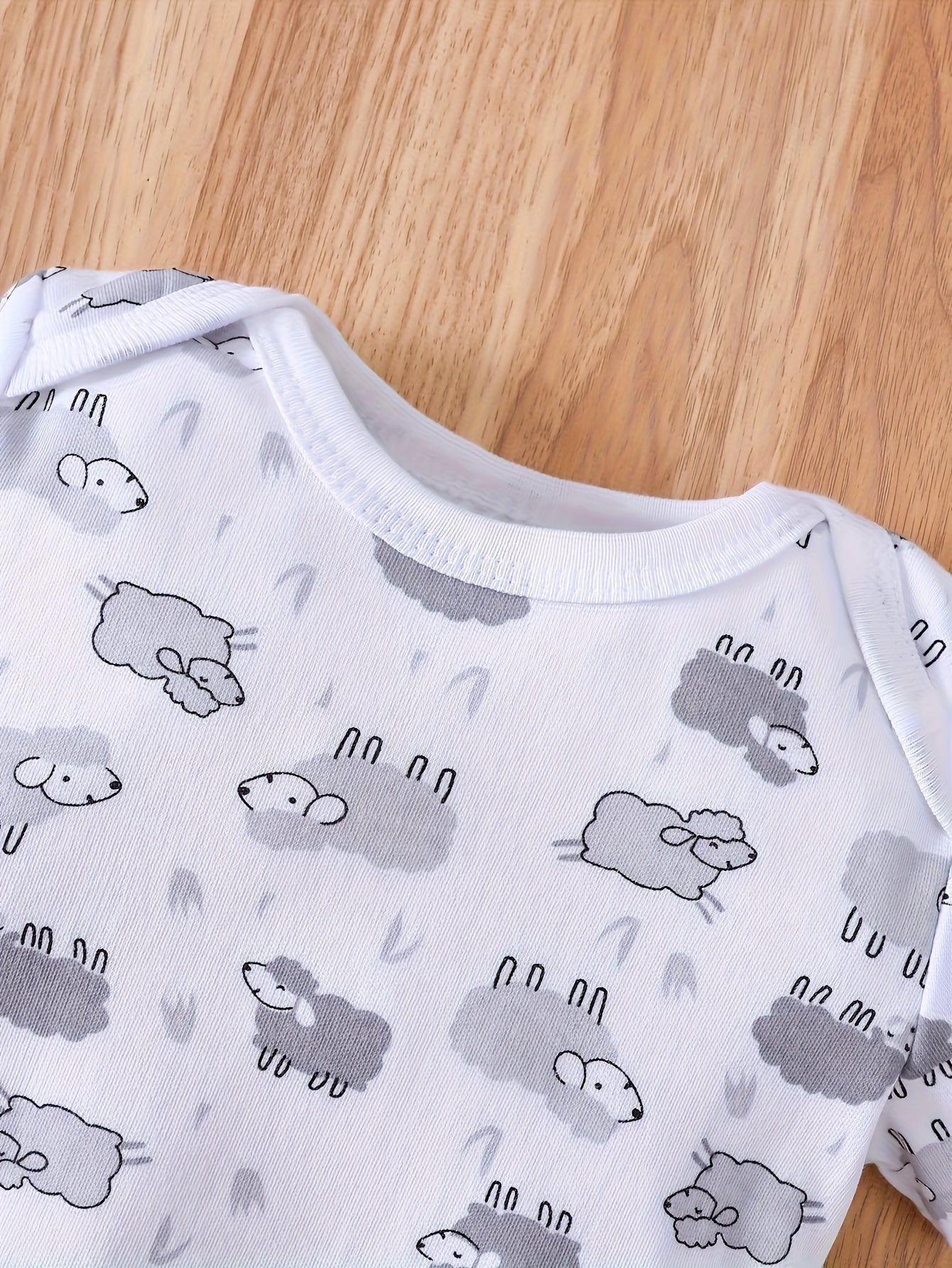 5pcs Newborn Baby Girl Outfits - Soft Cotton Sheep Romper Suit with Short-Sleeve Bodysuit, Button Closure Crawling Jumpsuit | All-Season Girl Clothing (Machine Washable) for home Wear & Photo Shoots - Adorable Sheep  for, Per