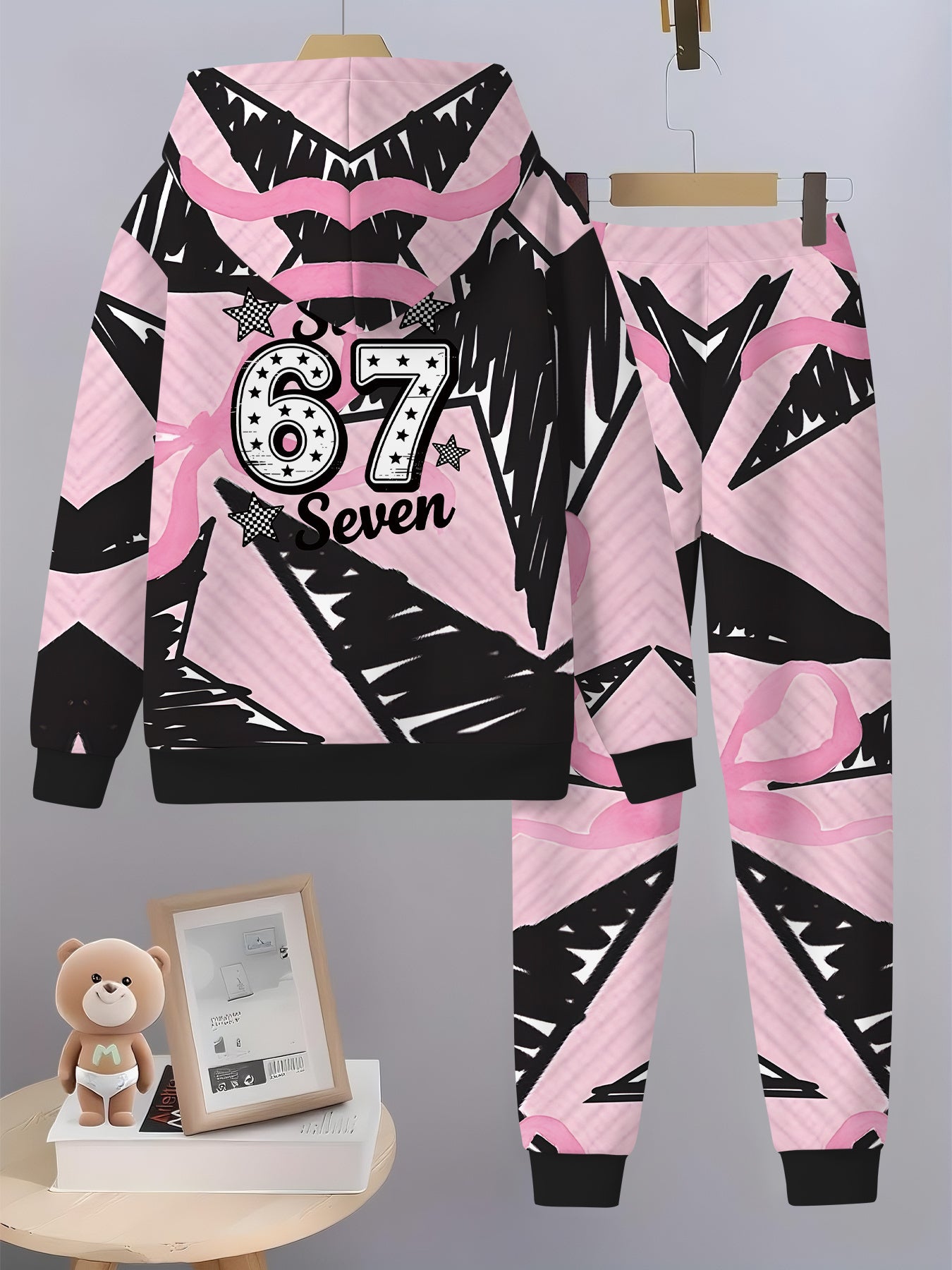 Pink and Black Graffiti Style 67 Set 2pcs Set for Girls 3D Printed Hoodie and Long Pants, Fashionable Trendy Casual Children's Clothing, Suitable for Girls Going Out, Perfect Gift for Girls, Perfect for Outdoor