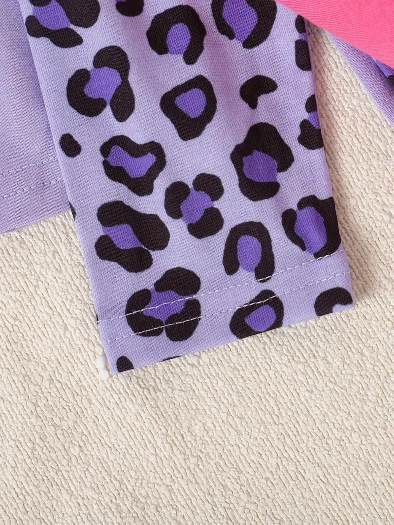 Girls' casual long-sleeved shirt and pants set, one sets randomly included, 2pcs included. adorable and sweet heart-shaped letter printing, suitable for spring, autumn, daytime or outdoor sportswear, highly suitable for outdo