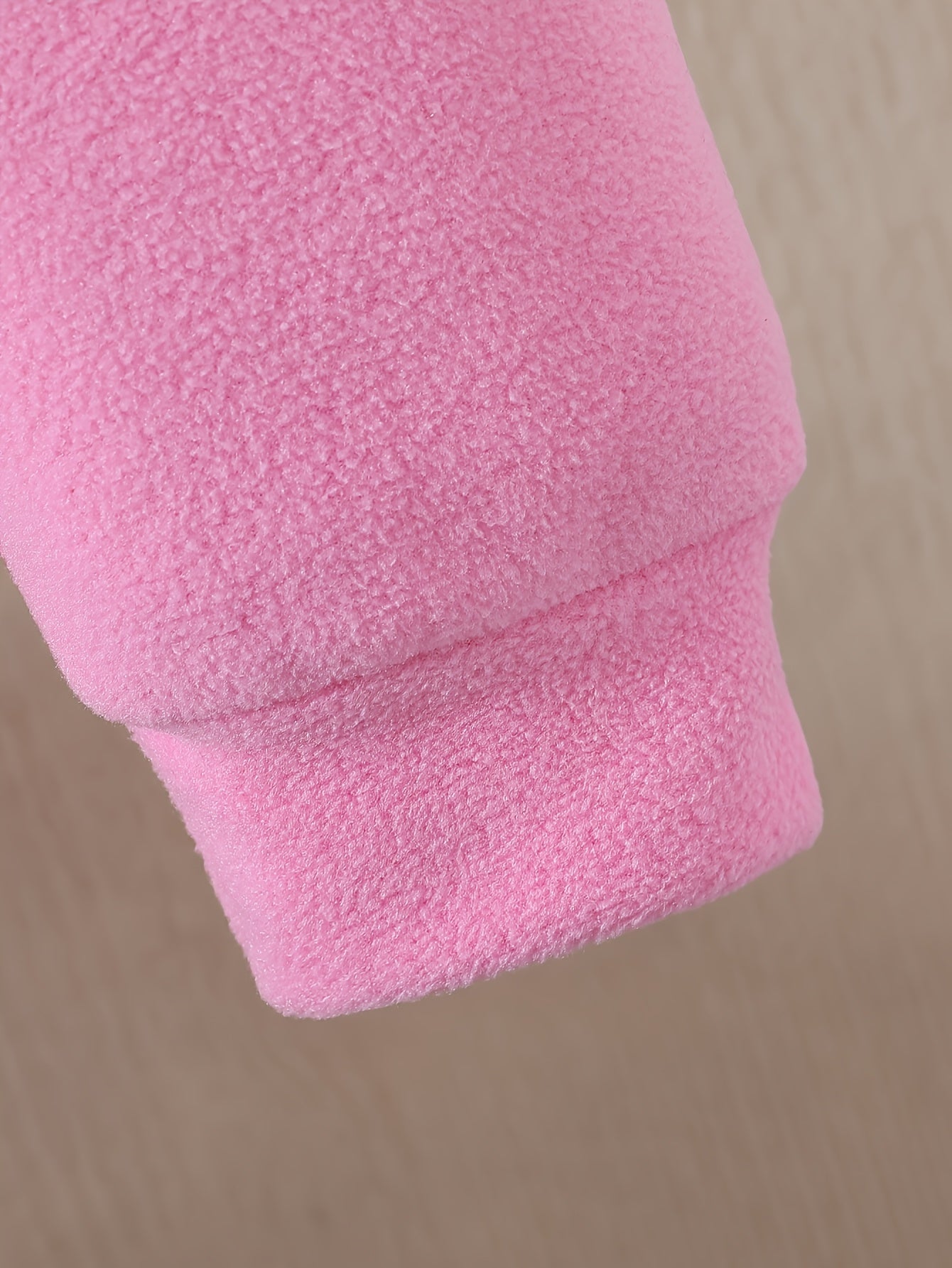 Girls' Autumn And Winter New Style Multi-set Love Pattern Simple Fashion Trend Hoodie Long Sleeve Long Pants Three Sets Suitable for Outdoor Scenes to Wear, Perfect for Outdoor