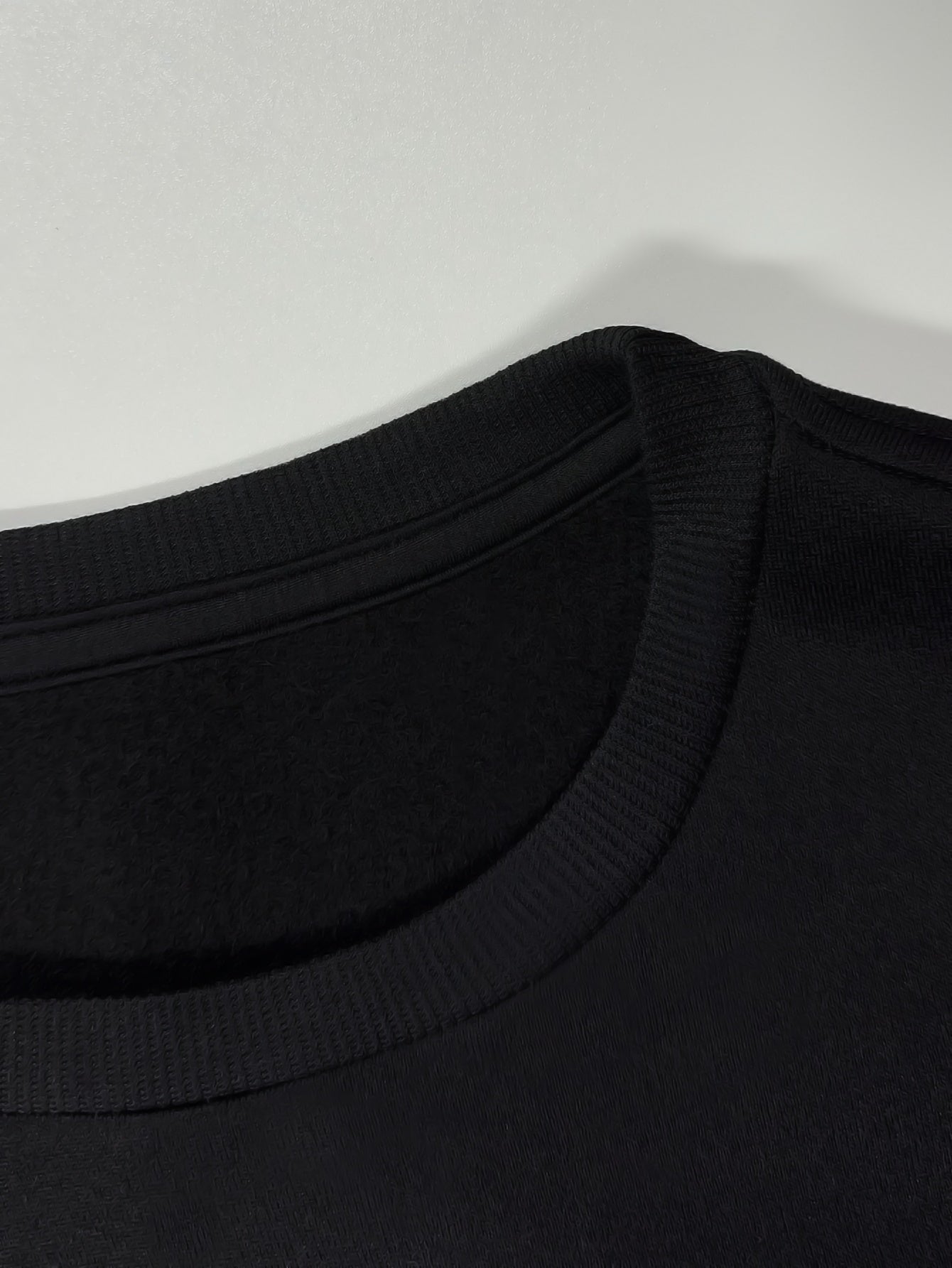 teediy Women'S Gymnastics Mom Heart Arrow Graphic Sweatshirt - Green with Pink Lettering, Long Sleeve Round Neck Casual Pullover, Gymnastics-Themed Gift for Moms, Fall Winter Warmth, Cozy Apparel for Gymnastics Events & Casua