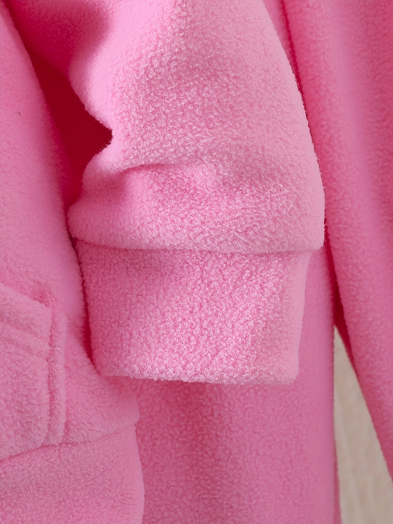 Girls' Autumn And Winter New Style Multi-set Love Pattern Simple Fashion Trend Hoodie Long Sleeve Long Pants Three Sets Suitable for Outdoor Scenes to Wear, Perfect for Outdoor