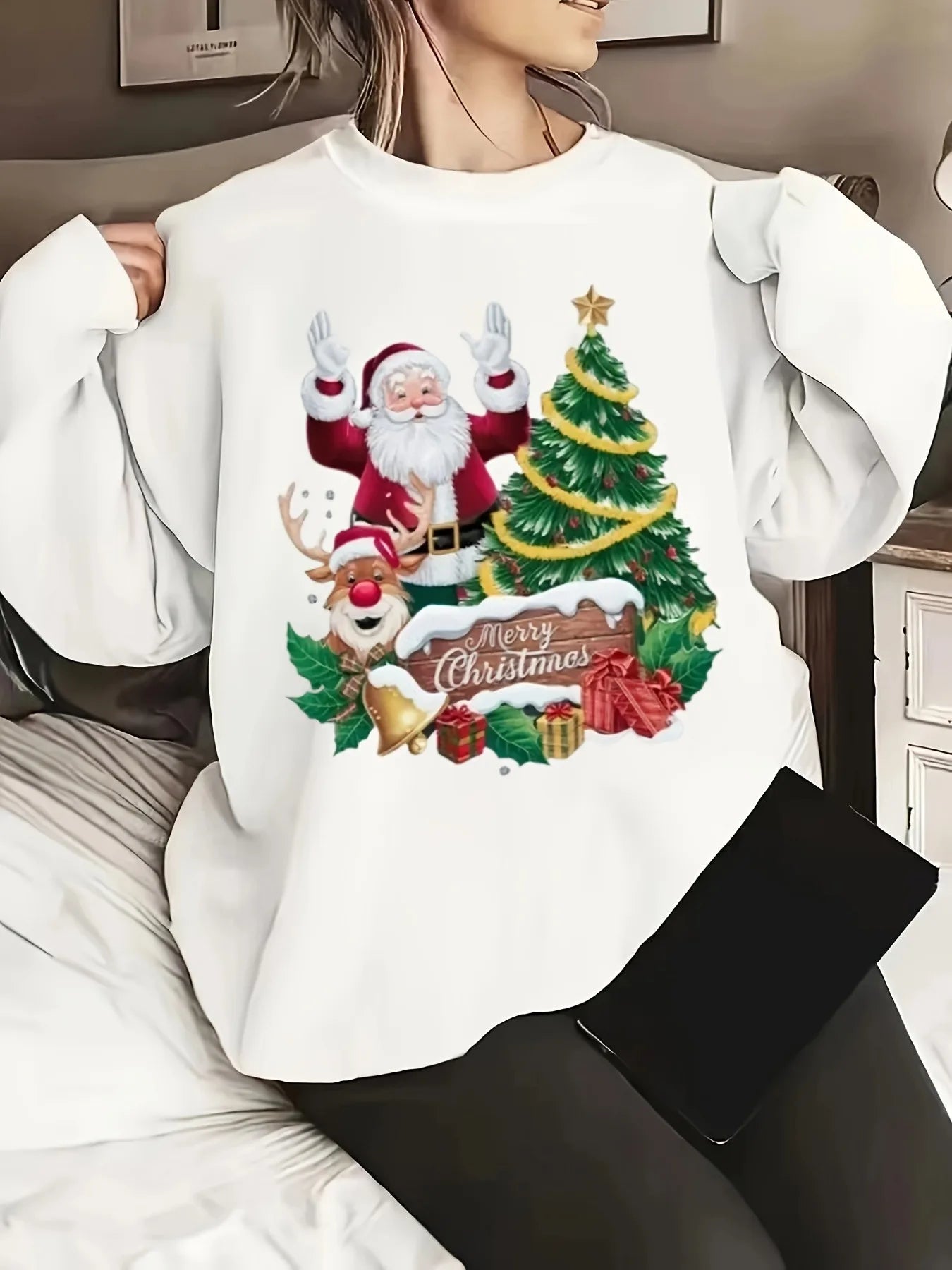 Guangdong Cozy Christmas Santa Graphic Sweatshirt Women