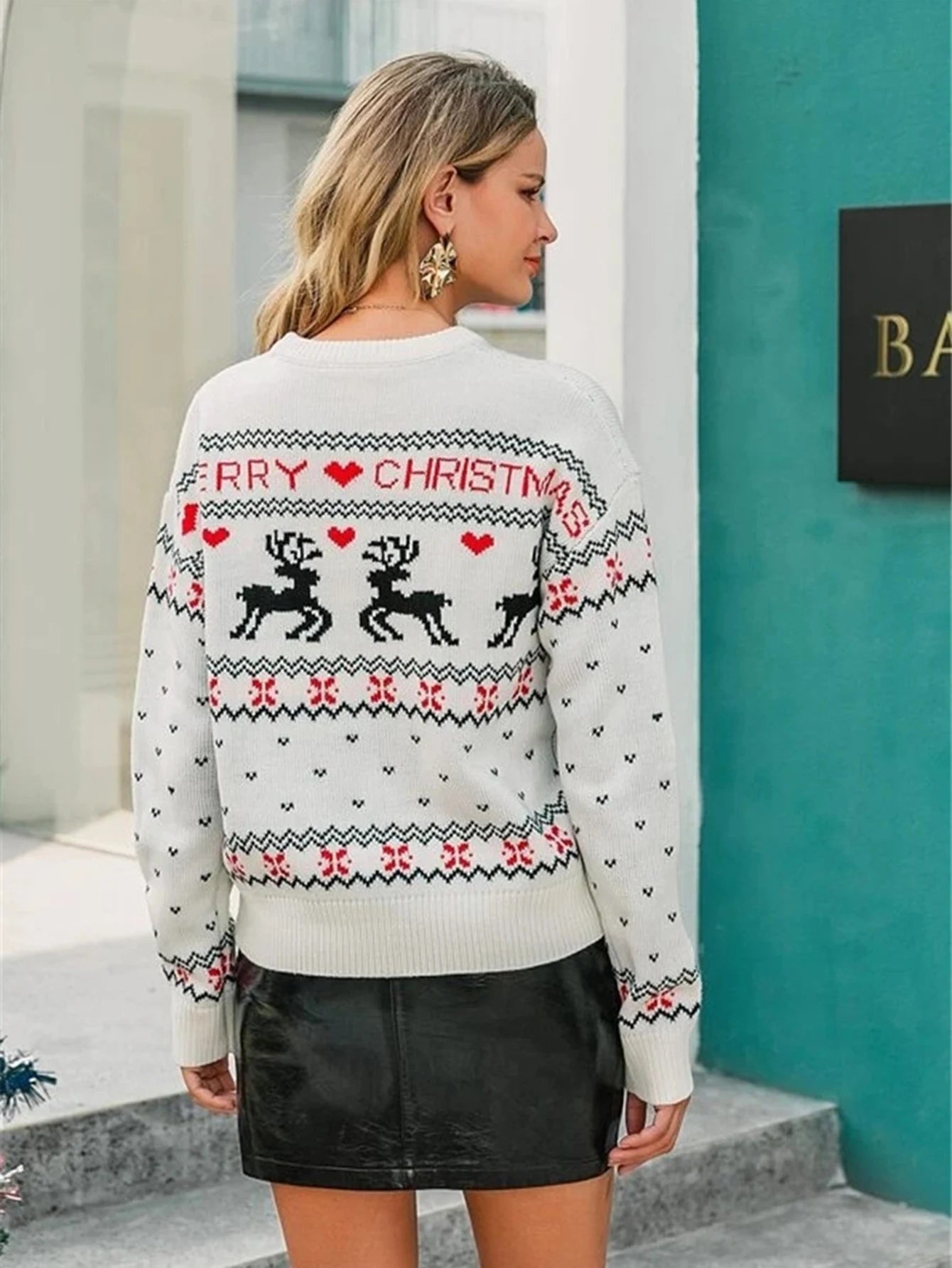 Women Christmas Loose Knit Sweater Long Sleeve Round Neck Pullover With Cute Animal Pattern Embroidery