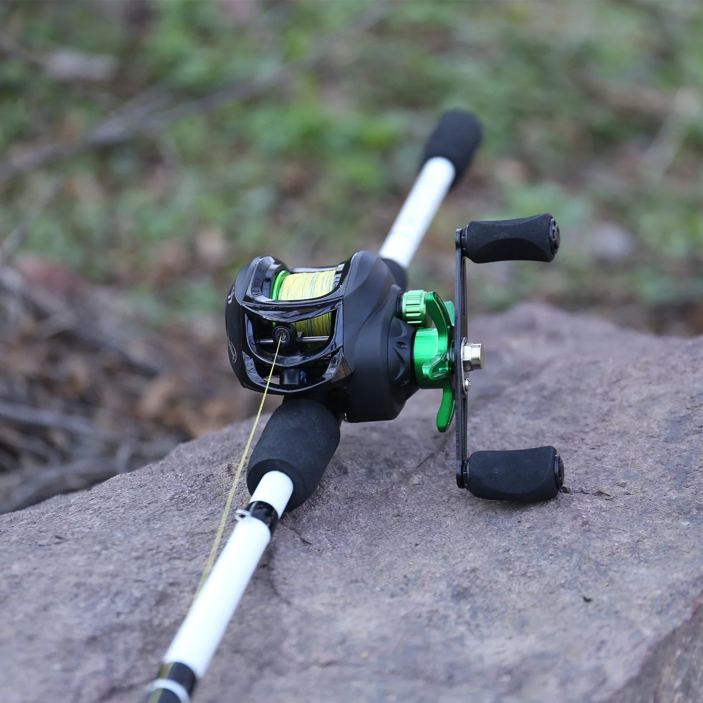 Sougayilang Fishing Rod Reel Combo 1.8m 4-Sections Carbon Fiber Rod and 7.2:1 Speed Gear Ratio Max Drag 8kg for Bass Pike Pesca