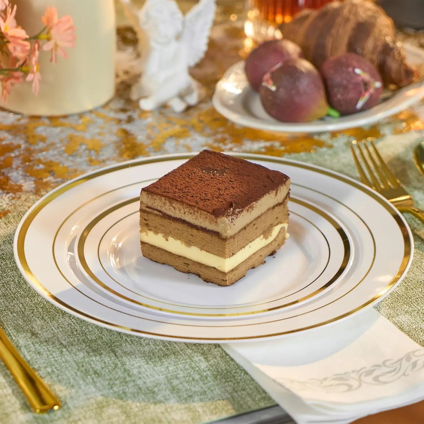 350 Or 700 Piece Disposable Plastic Tableware Set For Parties And Restaurants Themed Decor For Christmas And Halloween