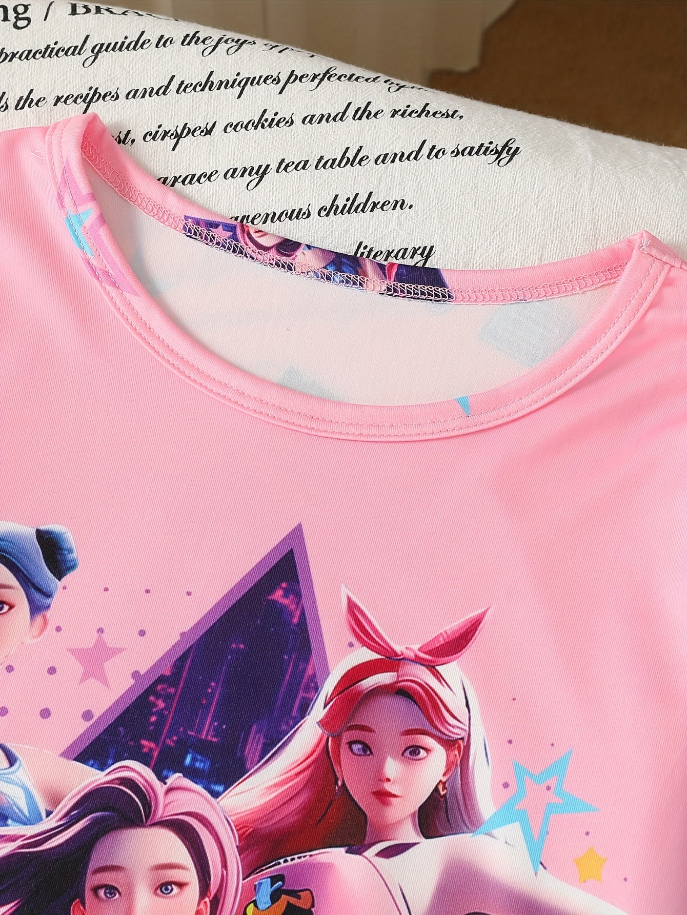 [Kpop Girls' Pajama Set] Kpop Girls' Pajama Set | Medium Stretch, Portrait Pattern, Crew Neck, Ages 8-12, All Seasons