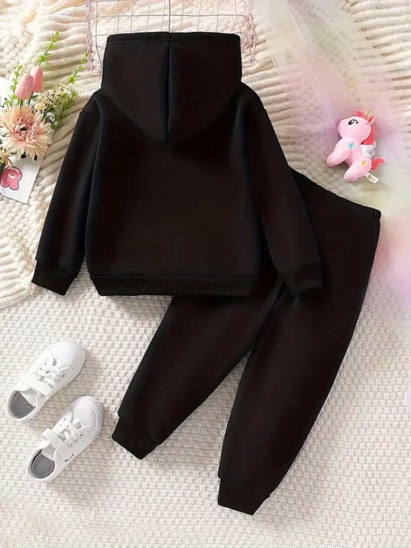 Girls Hoodie and Pants Set Black Just A Girl Who Loves Gymnastics Print Casual Outfit for Gymnastics Practice and Daily Wear, Perfect for Outdoor