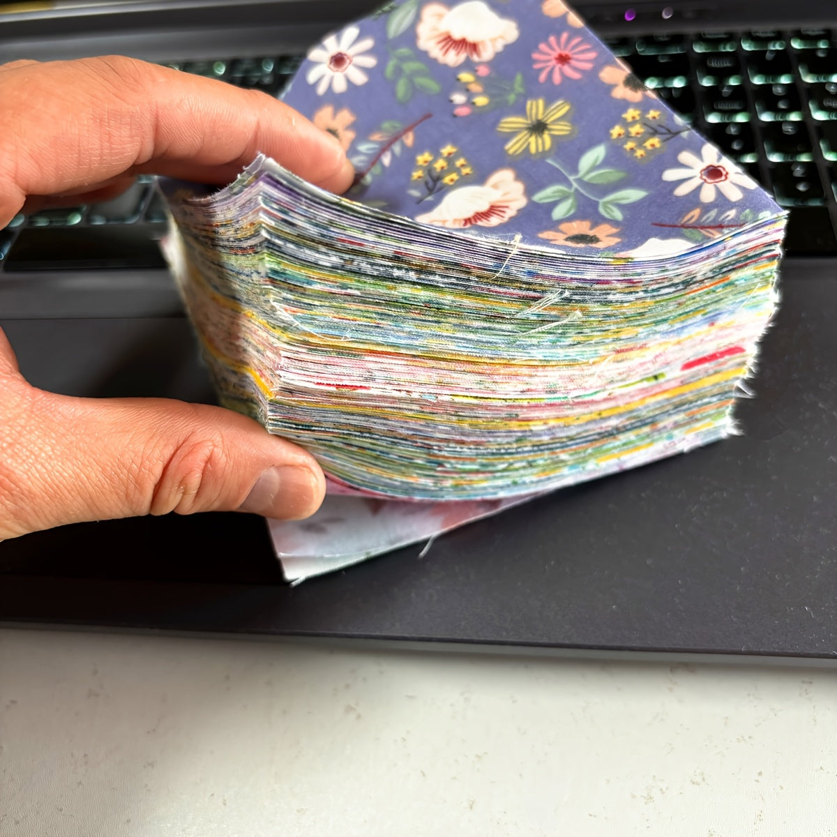 Pre-Cut Floral Cotton Fabric Squares 200pcs For Sewing