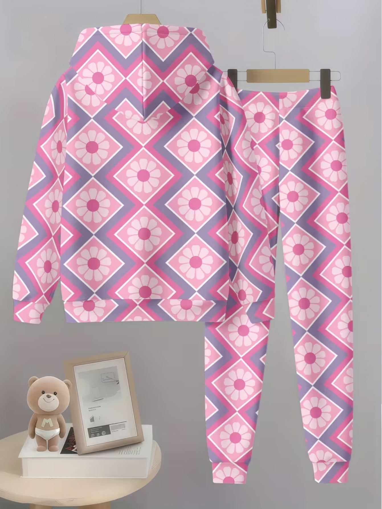 Girls Hoodie And Pants Set With Kpop Prints Comfortable Polyester Elastane Fabric Hooded Tracksuit For Festivals